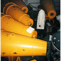 Le LPC Caen, La montée en puissance (1980-2000). Mesure de sections efficaces de production de neutrons lors de réactions induites par protons. Les modules du détecteur DéMoN sont entourés de larges cônes massifs destinés à diminuer le bruit de fond ambia