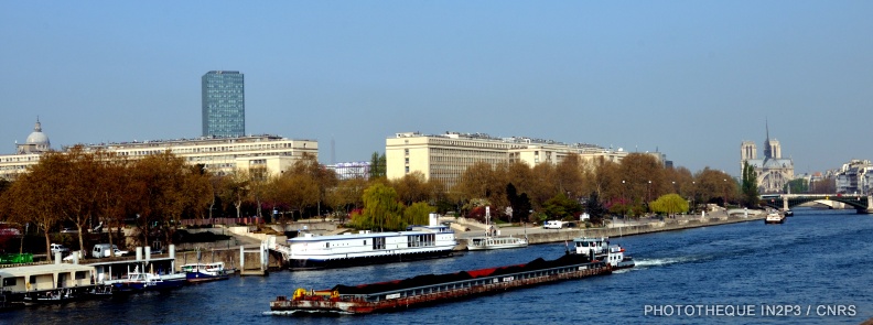 Le campus de Jussieu depuis la Seine