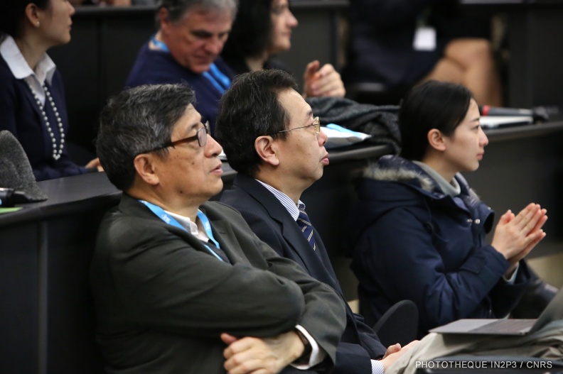 Au milieu,Wang Xudong, le Vice-Consul Général de la République Populaire de Chine