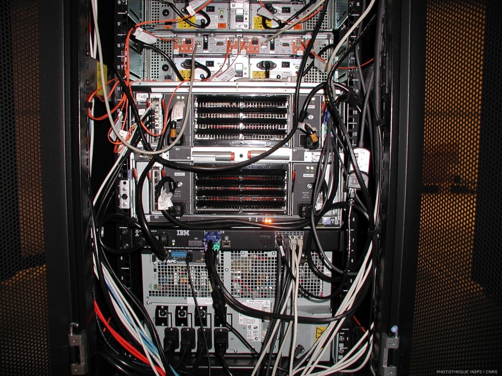 Salle serveur informatique