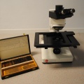 Plaques d'émulsion photographique et microscope