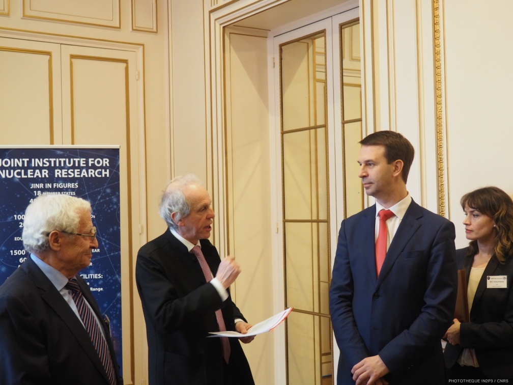 signature-letter-of-intent-france-jinr 40497760971 o