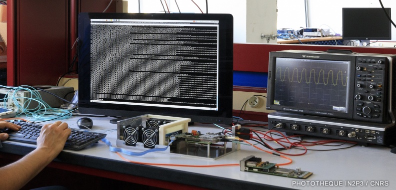 Système d'acquisition basé sur composants FPGA pour l'expérience ATLAS
