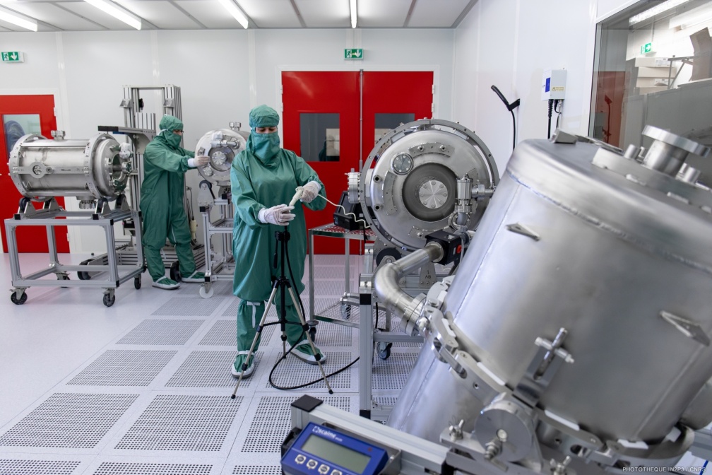 Préparation de cavités ESS en salle blanche ISO4 à SUPRATECH