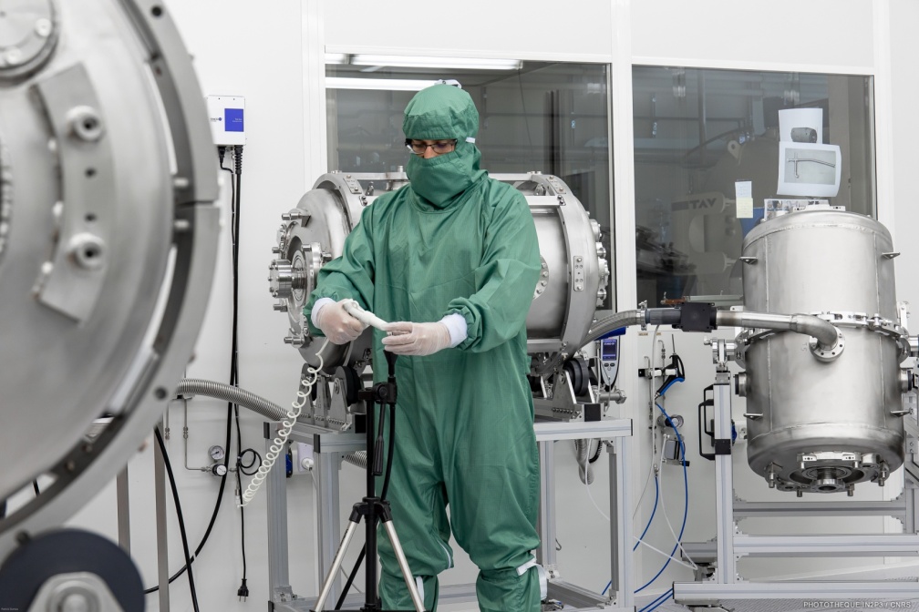 Préparation de cavités ESS en salle blanche ISO4 à SUPRATECH