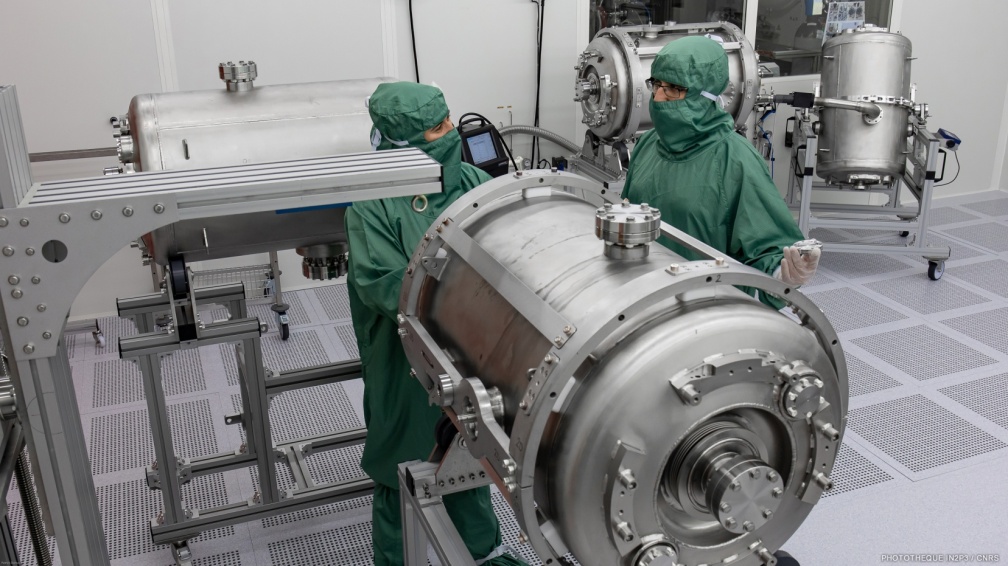 Préparation de cavités ESS en salle blanche ISO4 à SUPRATECH