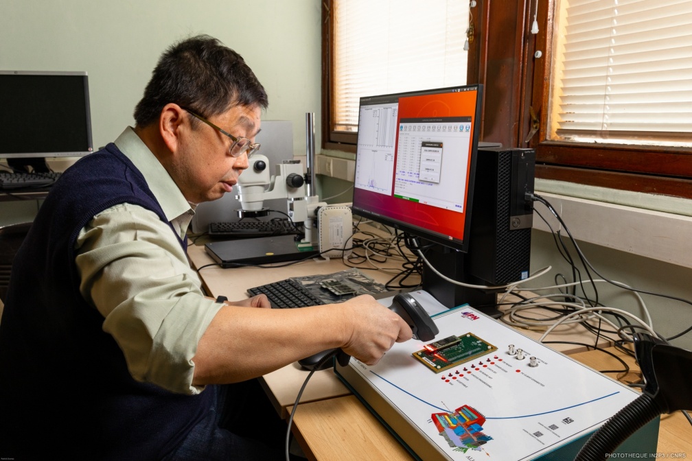 Tests sur la carte électronique MANU pour le tracker Dimuon de l'expérience ALICE au CERN