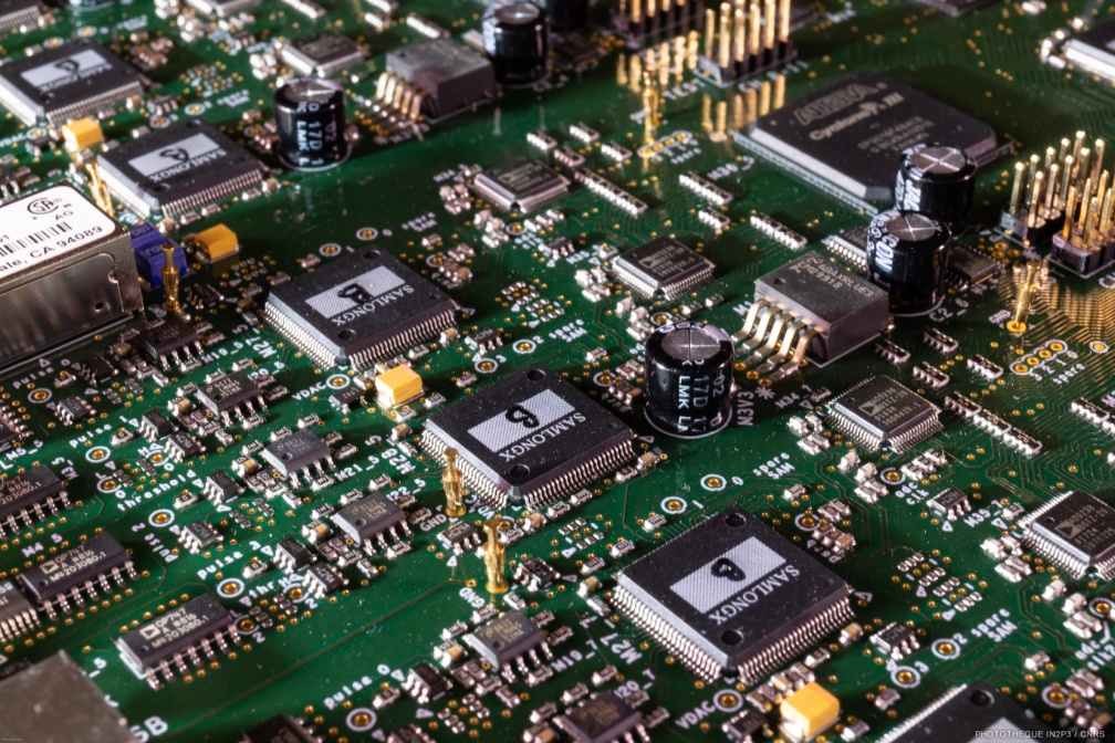 Le Département Électronique étudie, développe, produit et intègre les instrumentations électroniques spécifiques liées aux expériences et plateformes d'IJCLab