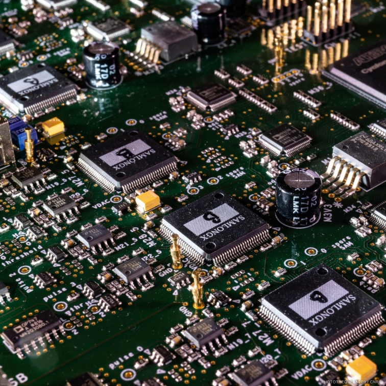 Le Département Électronique étudie, développe, produit et intègre les instrumentations électroniques spécifiques liées aux expériences et plateformes d'IJCLab
