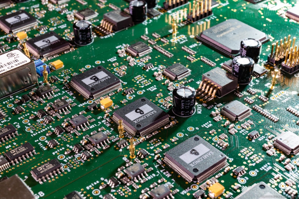 Le Département Électronique étudie, développe, produit et intègre les instrumentations électroniques spécifiques liées aux expériences et plateformes d'IJCLab