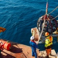 Déploiement maritime de lignes ORCA du détecteur de neutrinos KM3NeT