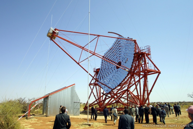 An2000-2002-premier-telescope-HESS-inauguration-copyrightHESS