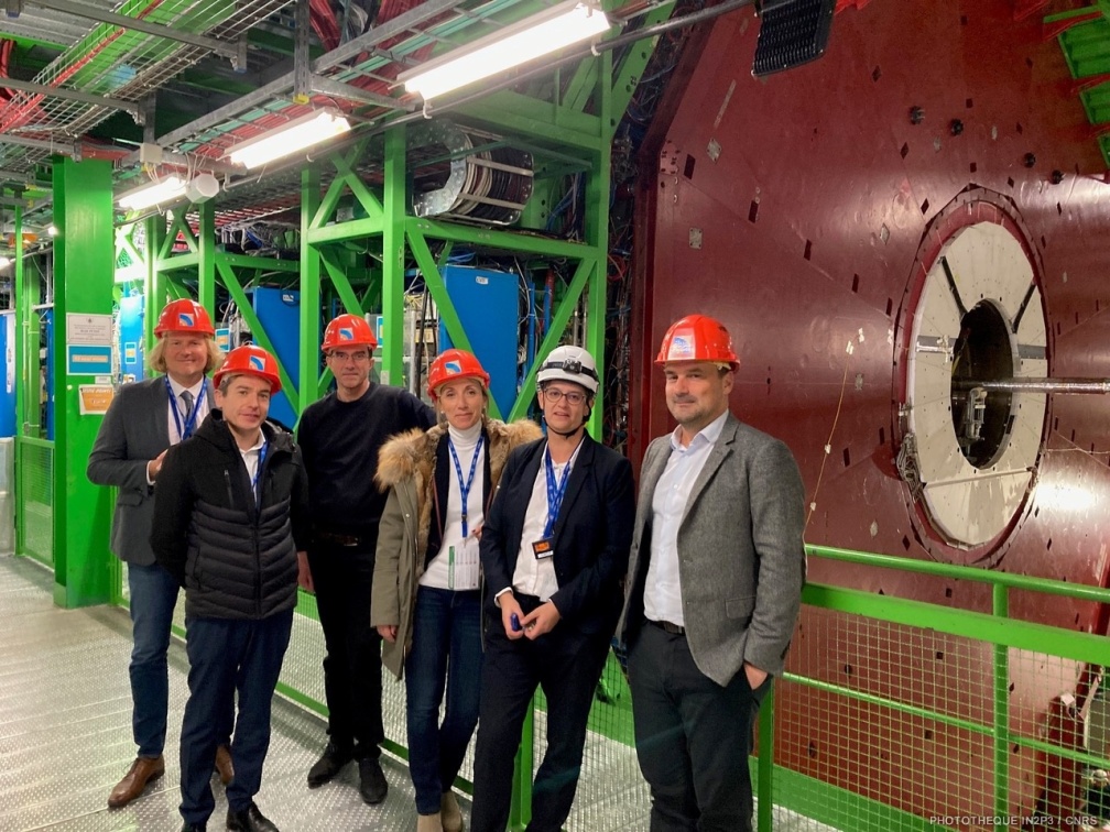 Visite au CERN de Catherine Staron, vice-présidente de la région Auvergne-Rhône-Alpes, déléguée à l'enseignement supérieur, à la recherche et à l'innovation