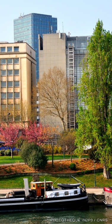 Le campus de Jussieu depuis la Seine