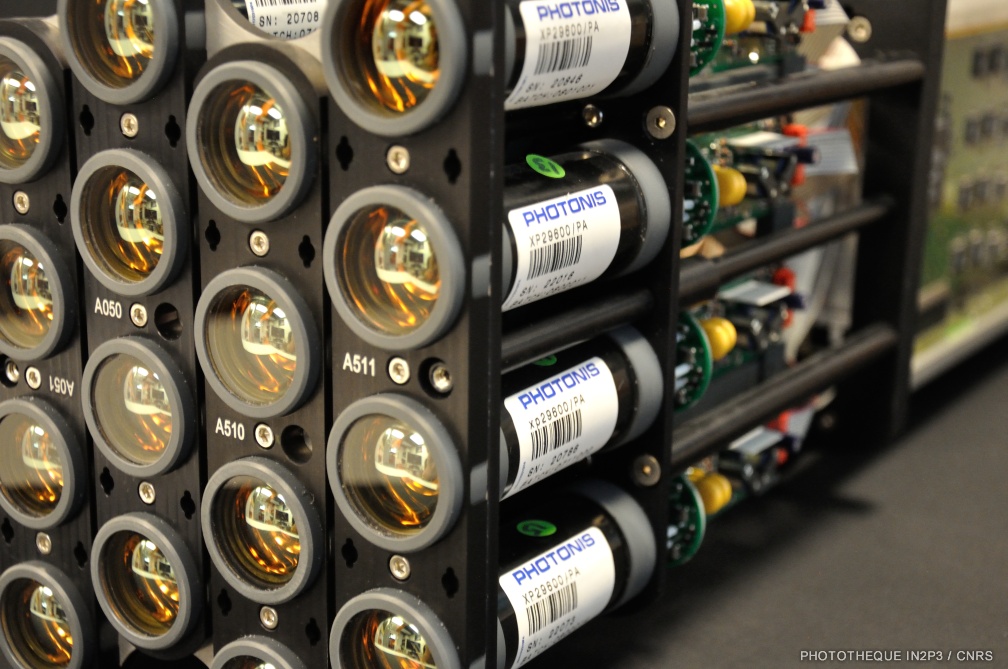 Un tiroir contenant des photomultiplicateurs de la collaboration HESS/HESS2 (2012-2018)