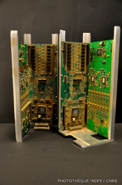 Un tiroir contenant des photomultiplicateurs de la collaboration HESS/HESS2 (2012-2018)