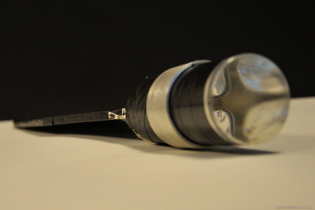 Raquette de scintillateurs et photomultiplicateurs