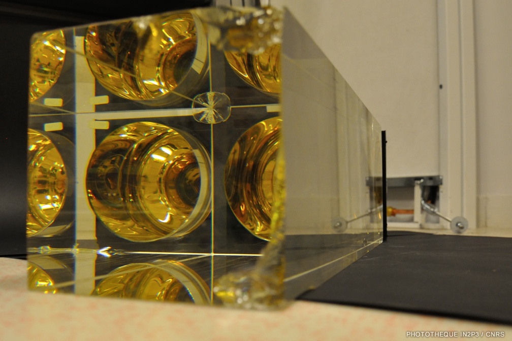 Verre au plomb et photomultiplicateur