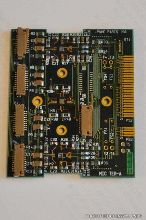 Élément du détecteur à pixels du détecteur DELPHI