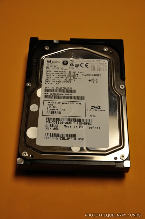 Disque dur SATA de 146,8 Go (2008)