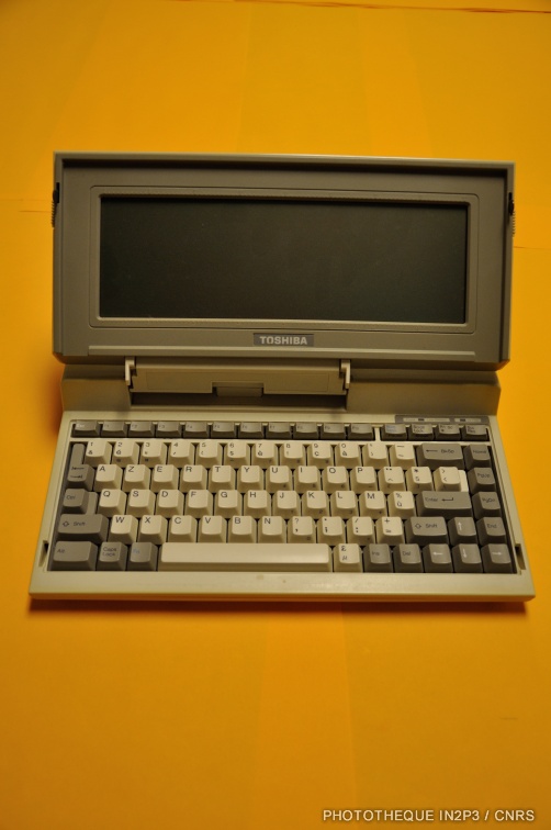 Toshiba T1000 (1987)