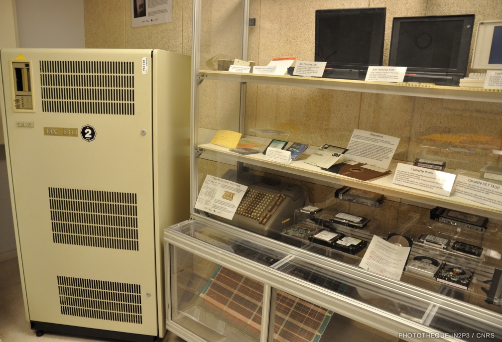 Vitrine "informatique" au LPNHE