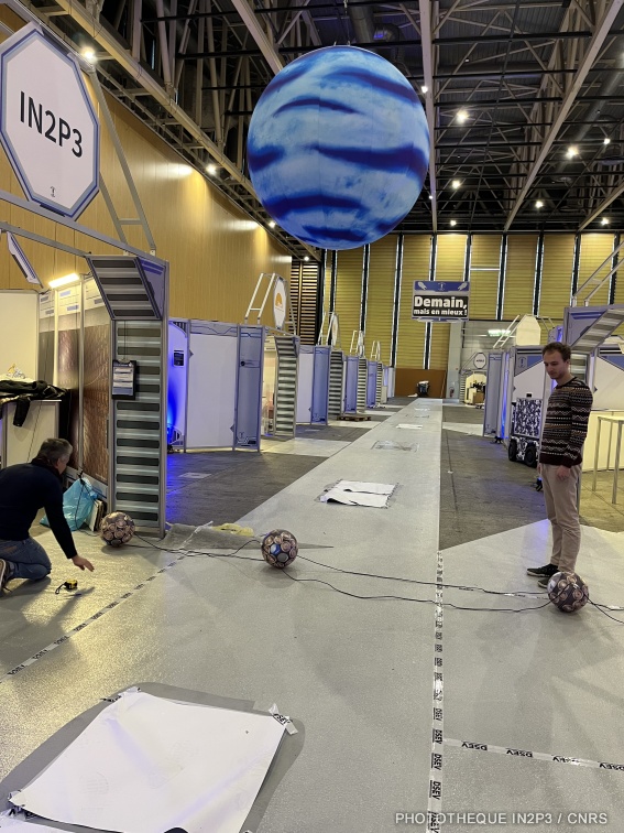 Installation du stand de l'IN2P3
