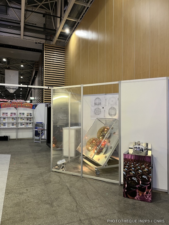 Vue sur le stand IN2P3