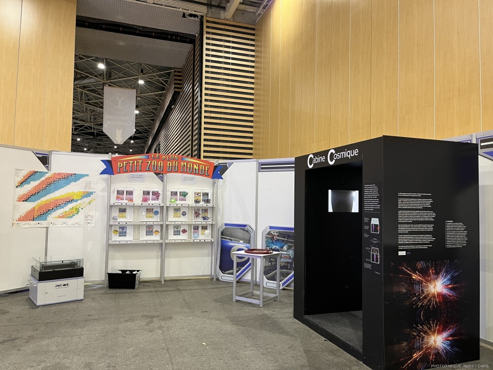 Vue sur le stand IN2P3