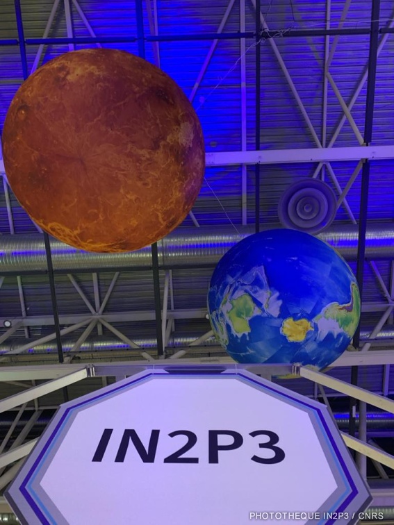 Entrée du stand IN2P3