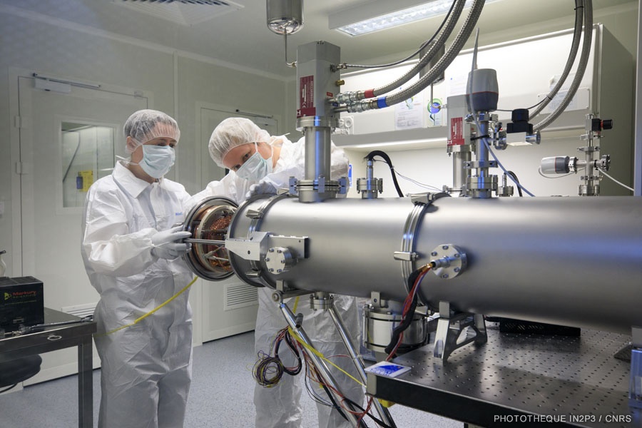 Euclid_NISP_Cryostat ouvert en salle propre