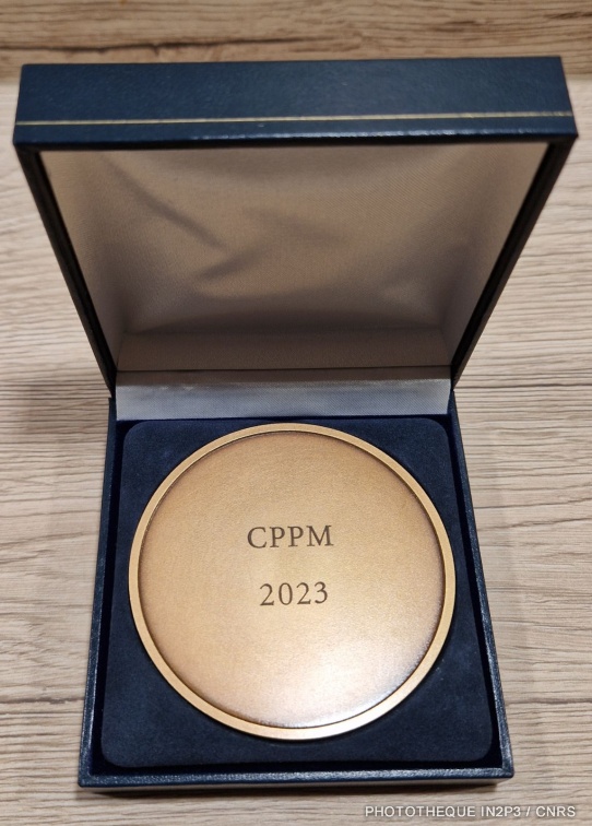 Médaille collective d’Aix-Marseille Université décernée au CPPM