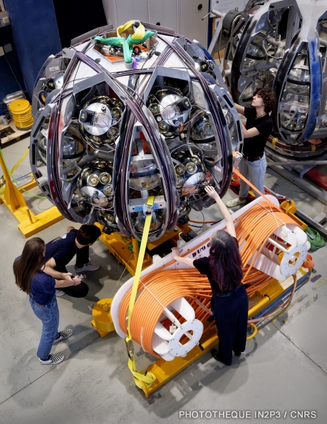 Détecter les neutrinos au fond des mers