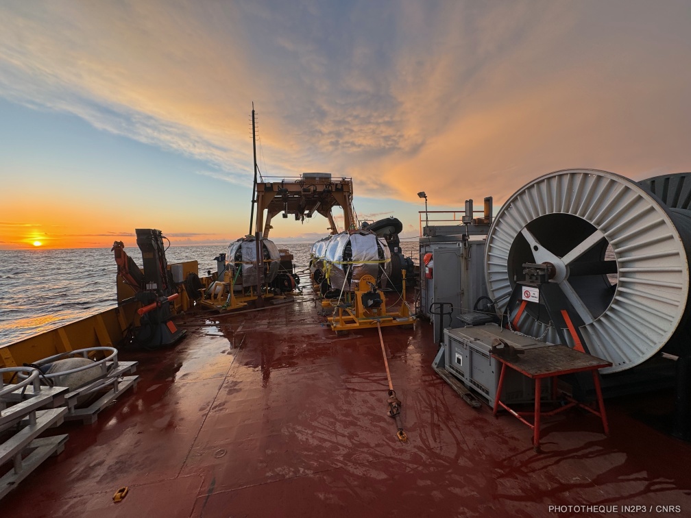 Déploiement de lignes ORCA du détecteur de neutrinos KM3NeT