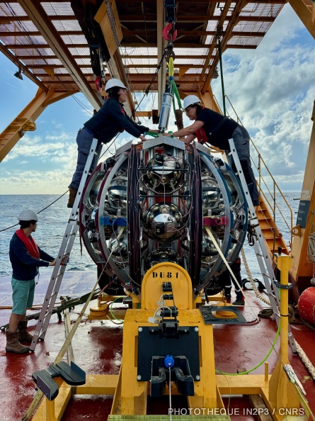 Déploiement de lignes ORCA du détecteur de neutrinos KM3NeT