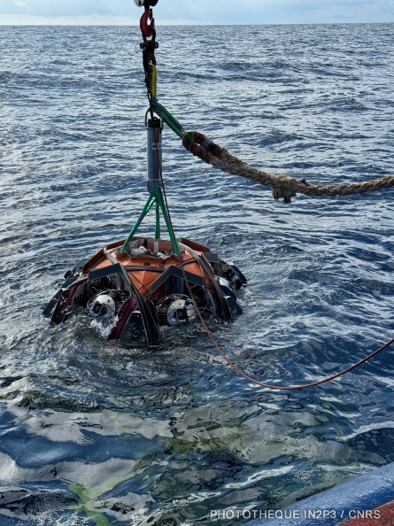 Déploiement de lignes ORCA du détecteur de neutrinos KM3NeT