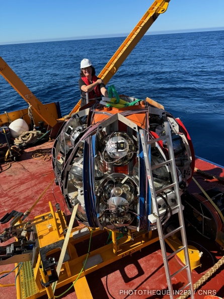 Déploiement de lignes ORCA du détecteur de neutrinos KM3NeT