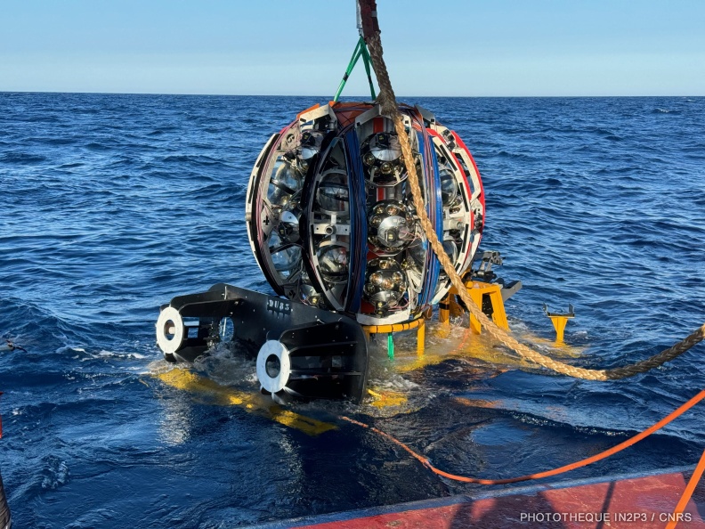 Déploiement de lignes ORCA du détecteur de neutrinos KM3NeT