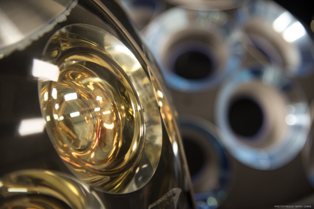 Gros plan sur un photomultiplicateur