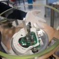 Demi-sphère recevant les photomultiplicateurs et les systèmes de données