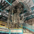 Vue sur le câblage du télescope LSST, situé dans le dôme sous le télescope
