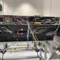 Vue rapprochée d’un élément du changeur de filtres en cours de modification