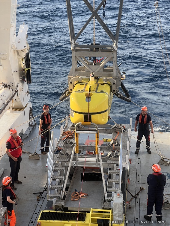 Déploiement du robot autonome sous-marin Ulyx