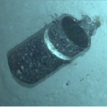 Fût photographié par l’AUV UlyX à 4700 m de profondeur