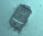 Fût photographié par l’AUV UlyX à 4700 m de profondeur