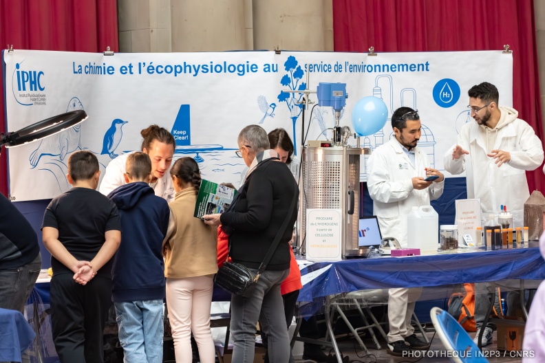 FDS2025-stand-IPHC-Palais-Universitaire-007.jpg
